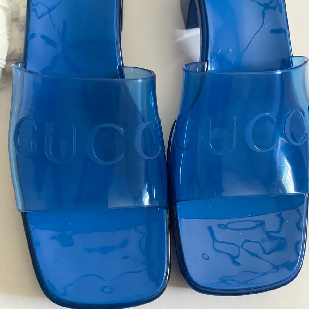 New season Gucci Rubber Slides